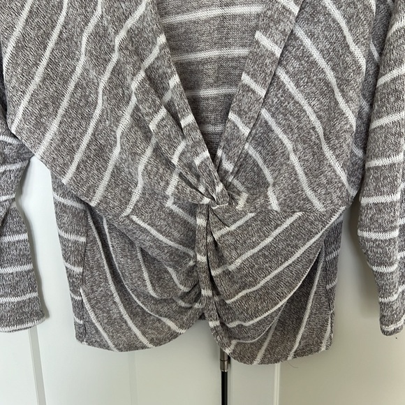 Grey & White Stripped Sweater with Open Back - Picture 4 of 5